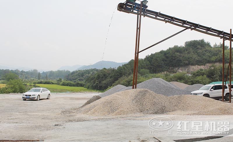 天然沙石告急，机制砂石来补，各项指标较佳，成为市场用沙主力